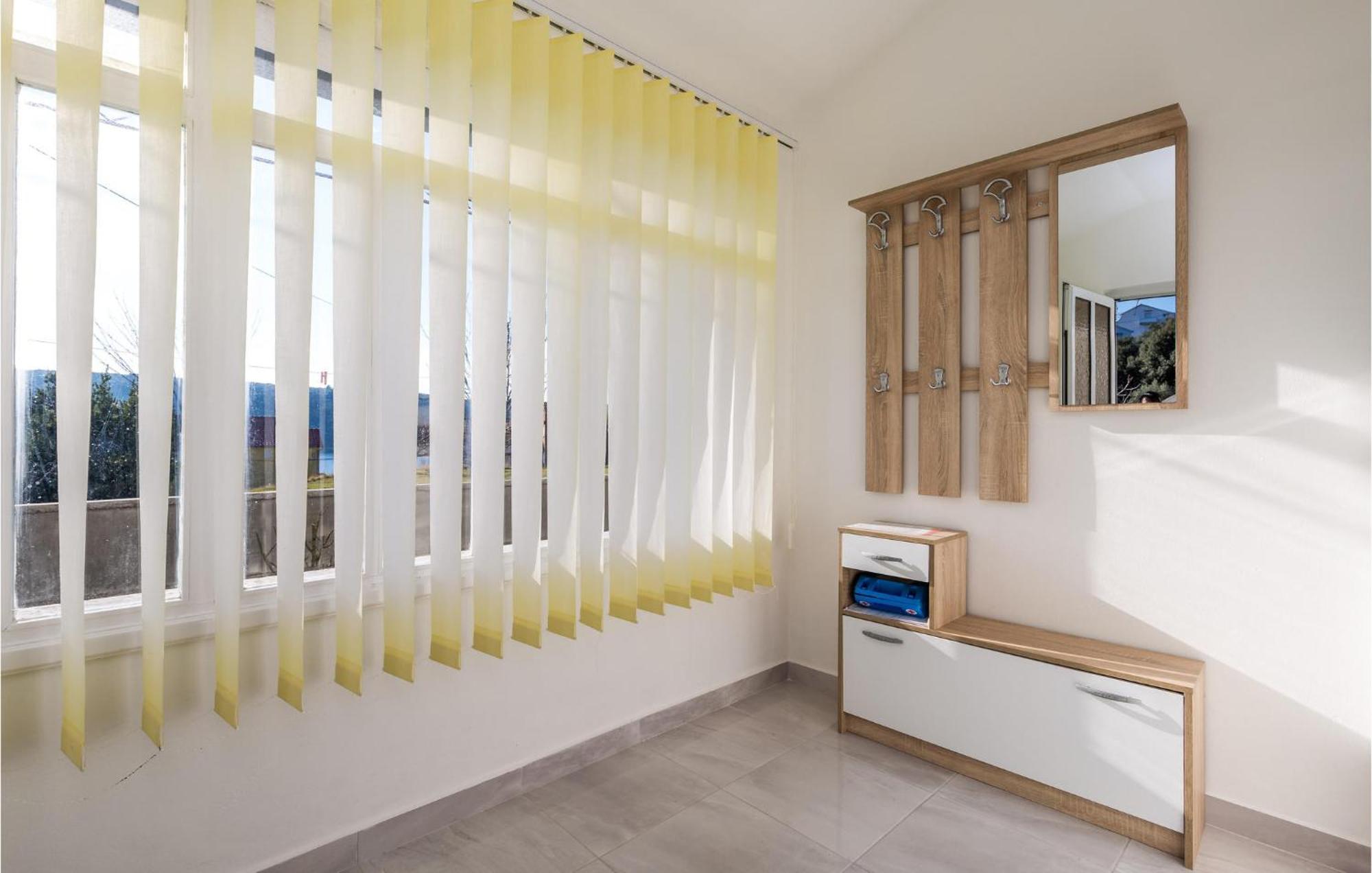 Pet Friendly Apartment In Kampor With Kitchen Exteriör bild